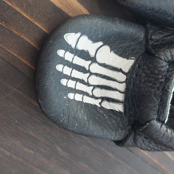 Freshly picked moccasins - Picture 2 of 3